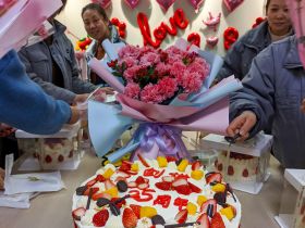 乐竞官网-乐竞（中国）一站式体育服务
举办三八妇女节活动